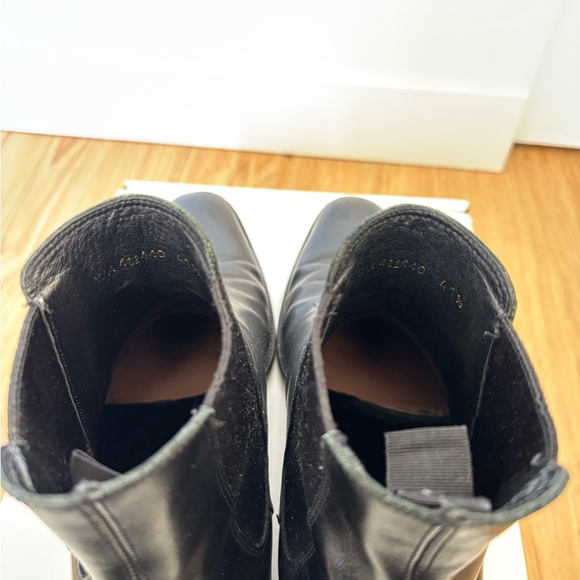 Saint Laurent Paris Wyatt Chelsea Boots in Smooth Leather - Picture 6 of 8